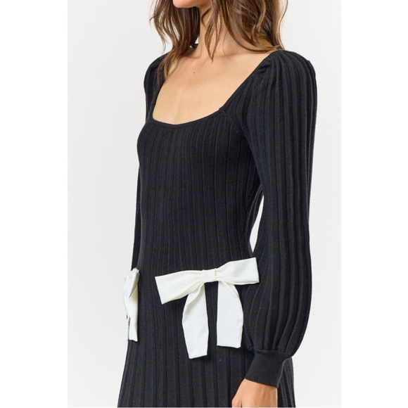 435 • Black Viscose Blend Pleat Knit Scoop Neck White Bows Balloon Sleeve Dress - Picture 4 of 5